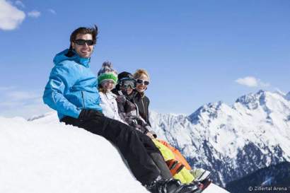 01a_petererhof_winter_skifahren_familie.jpg
